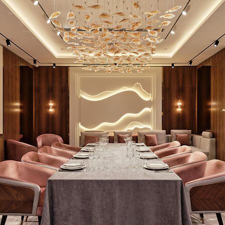Hotel Crowne Plaza Tashkent By Ihg Exterior foto