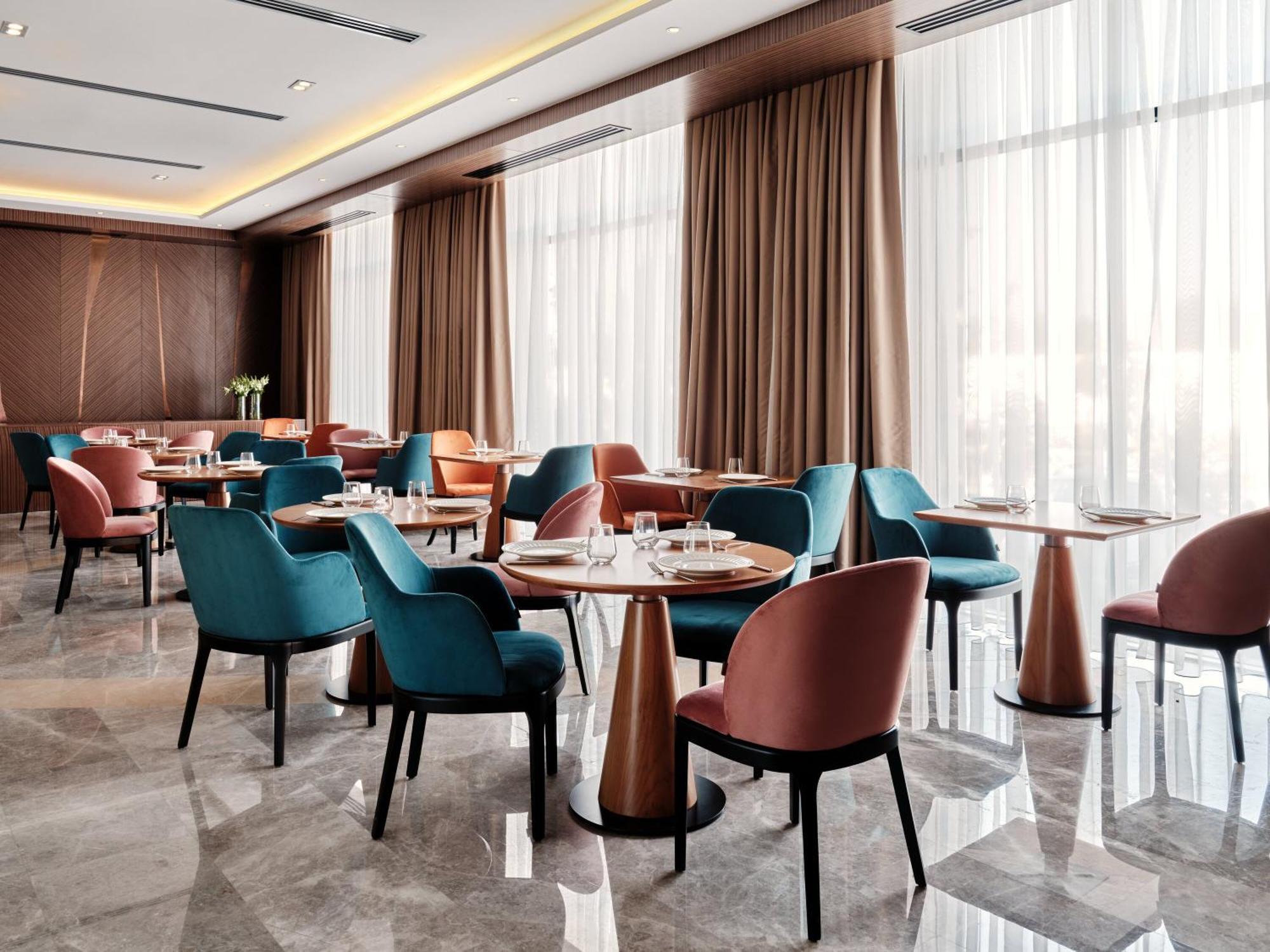 Hotel Crowne Plaza Tashkent By Ihg Exterior foto